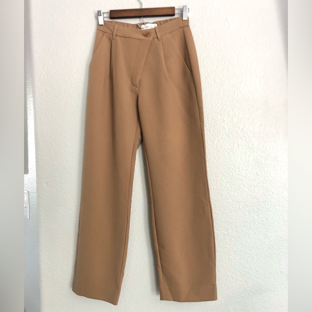 Abercrombie & Fitch Straight Leg Pants in Camel Tan